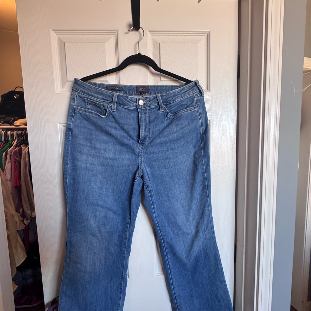 👖NYDJ Women’s Medium Blue Flared Jeans